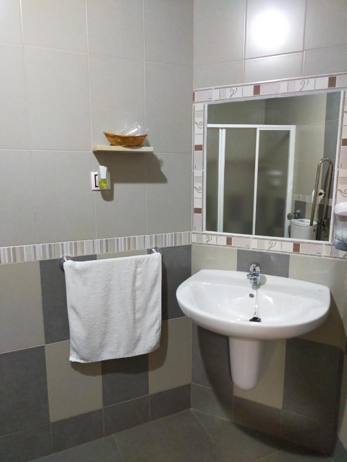 Hostal Banderas Fuensanta de Martos Dış mekan fotoğraf