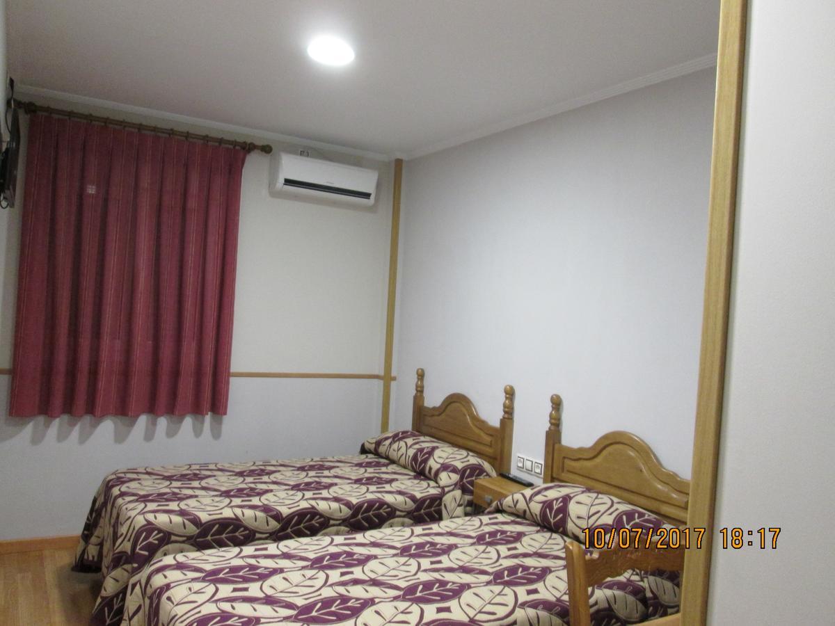 Hostal Banderas Fuensanta de Martos Dış mekan fotoğraf