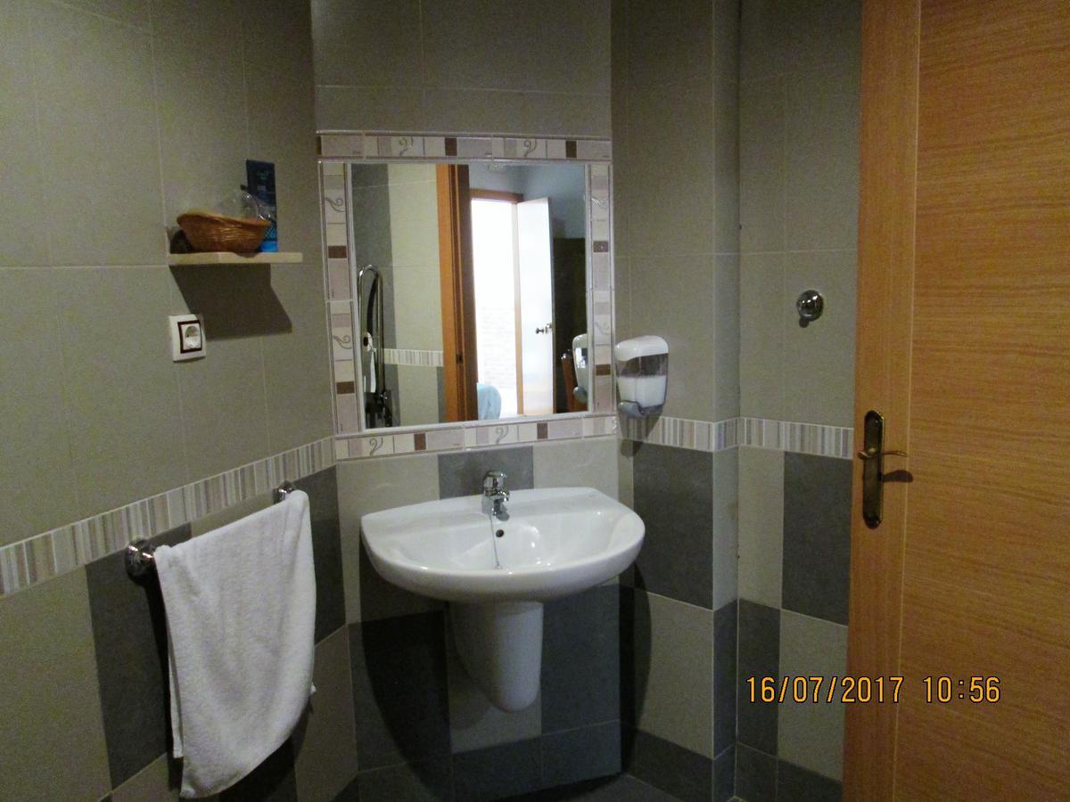 Hostal Banderas Fuensanta de Martos Dış mekan fotoğraf